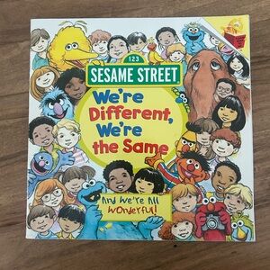 🌸3/$10🌸Sesame Street "We're Different, We're the Same” Classic Children's Book